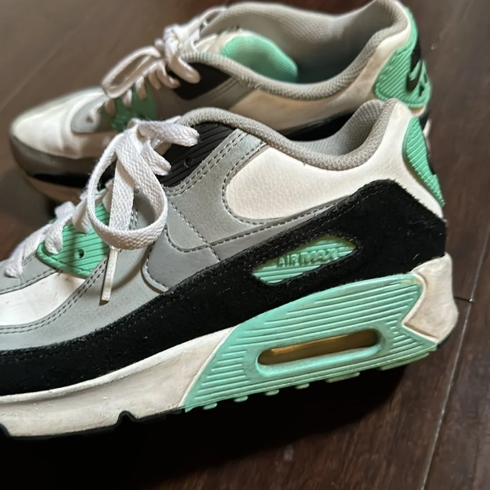 Nike Air Max 90 in Gray and Teal - 7Y
